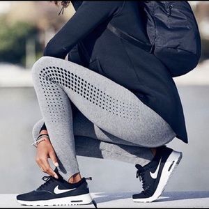 Nike • Activewear Stirrup Legging